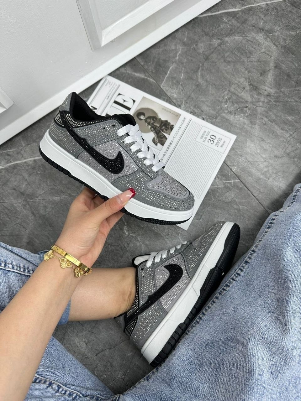 кроссовки,женские кроссовки,swarovski air jordan 1 low hm9208 001,swarovski x nike air jordan 1 low og "stealth",swarovski air jordan 1 low og crystal stealth hm9208-001