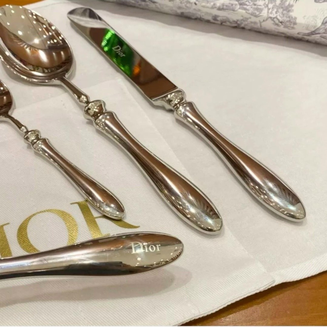 сервизы,сервиз столовые,столовый сервиз диор,дизайнерская посуда,обеденные тарелки