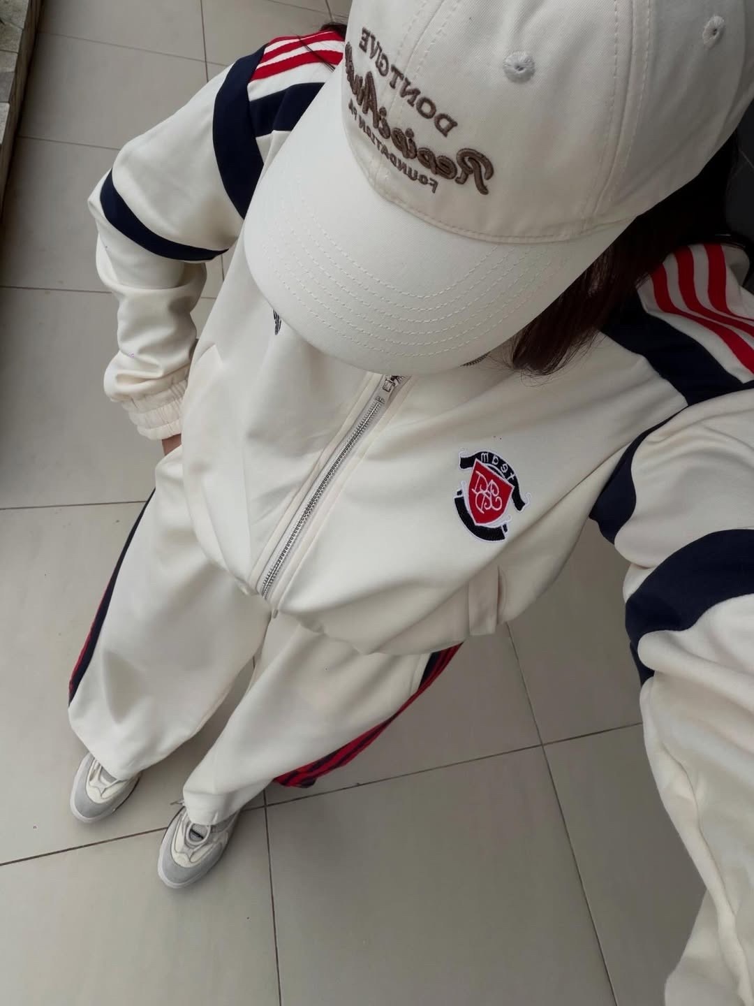 спортивный костюм,спортивный костюм спортивные костюмы,спортивный костюм женский,стильный спортивный костюм,женский костюм