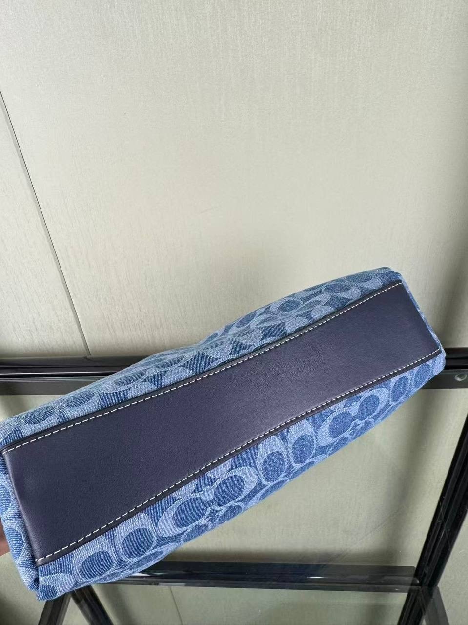 сумка coach denim,coach ch139 teri shoulder bag signature chambray blue,coach женская сумка,coach denim sling shoulder bag,cумка coach