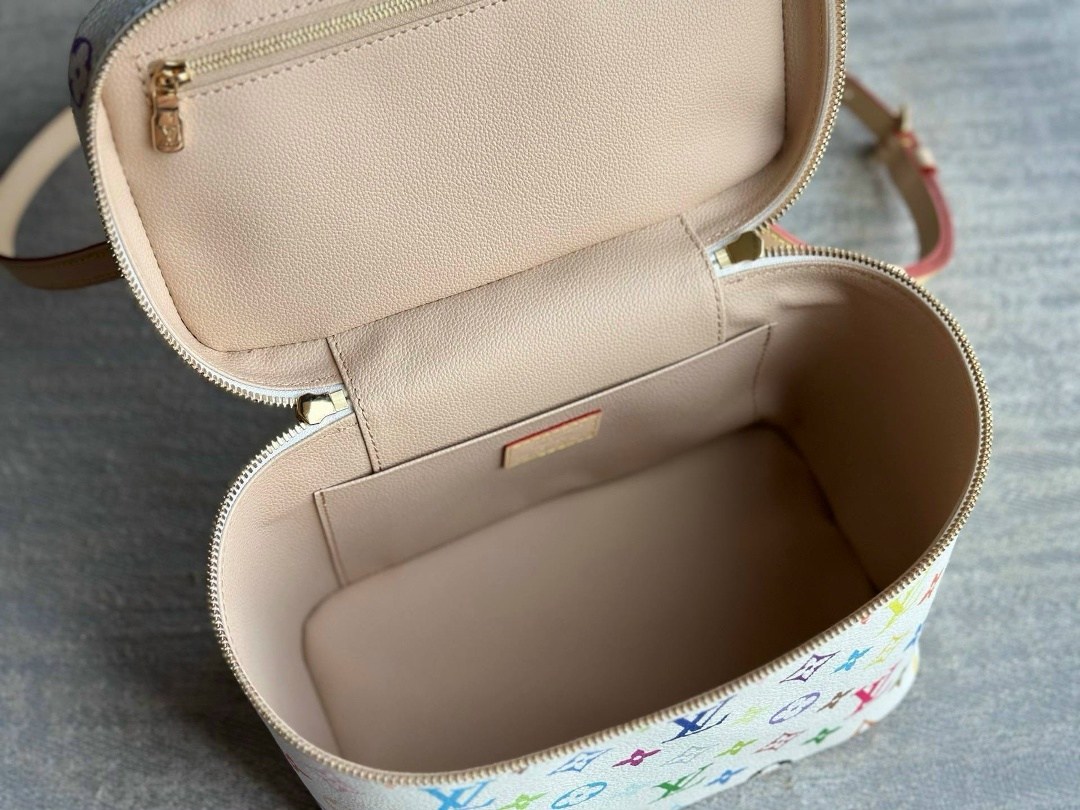 louis vuitton косметичка,louis vuitton косметичка louis vuitton,louis vuitton сумка,сумка женская louis vuitton,louis vuitton сумка на плечо