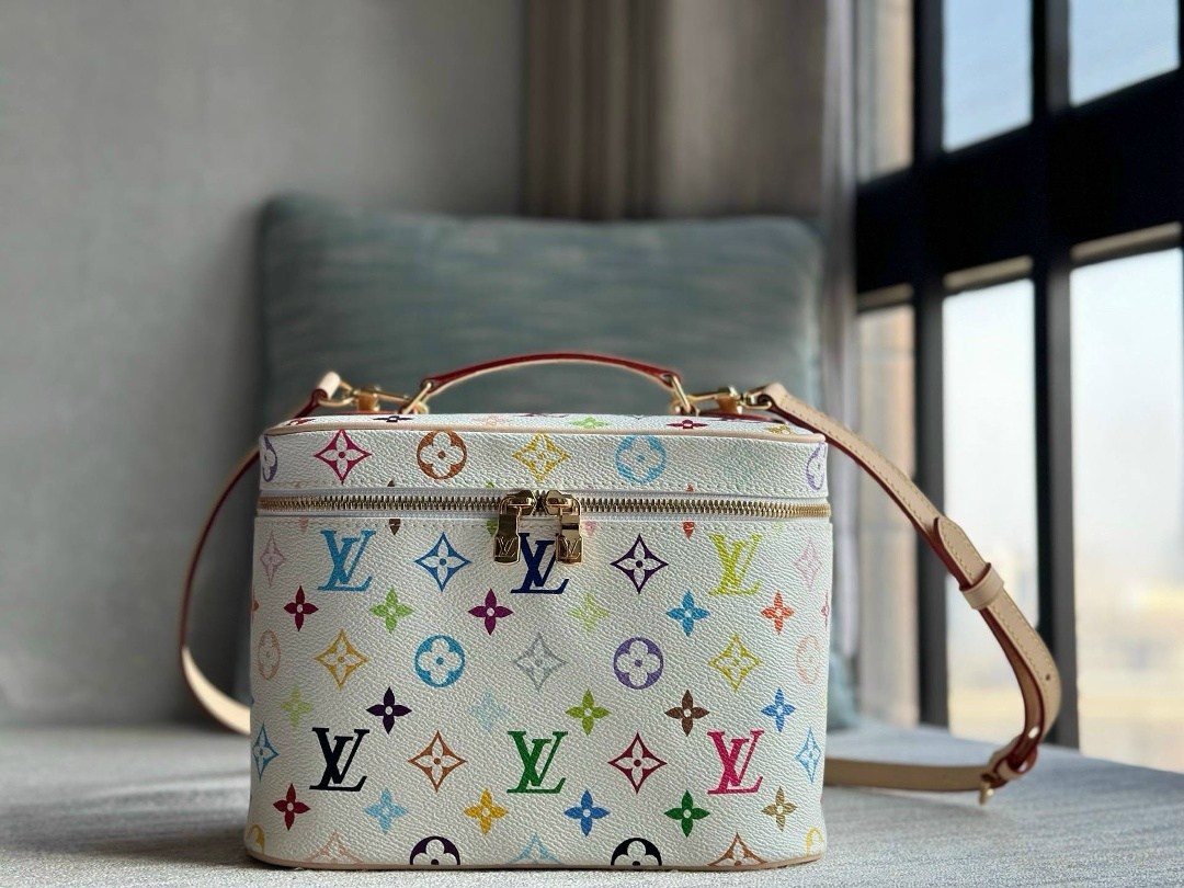 louis vuitton косметичка,louis vuitton косметичка louis vuitton,louis vuitton сумка,сумка женская louis vuitton,louis vuitton сумка на плечо