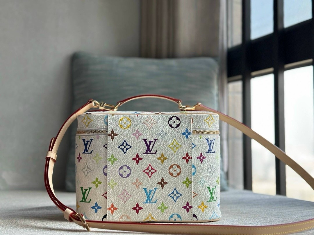 louis vuitton косметичка,louis vuitton косметичка louis vuitton,louis vuitton сумка,сумка женская louis vuitton,louis vuitton сумка на плечо