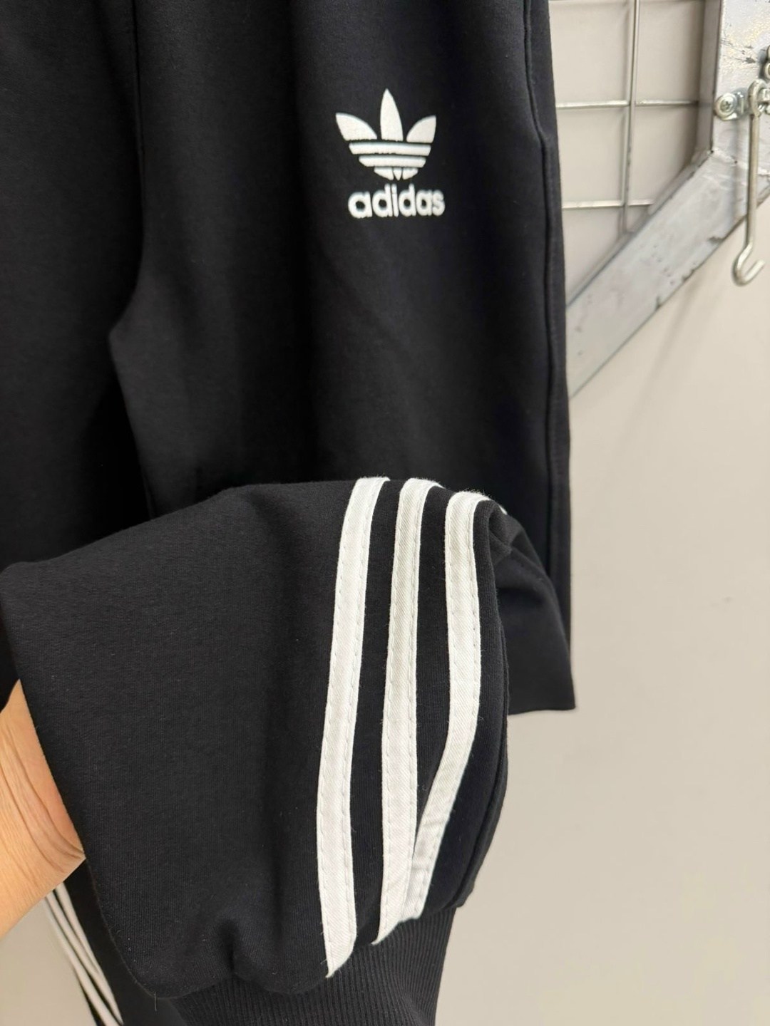 костюм спортивный adidas,детский спортивный костюм для мальчика,мужской спортивный костюм адидас серый,костюм адидас,серый костюм адидас
