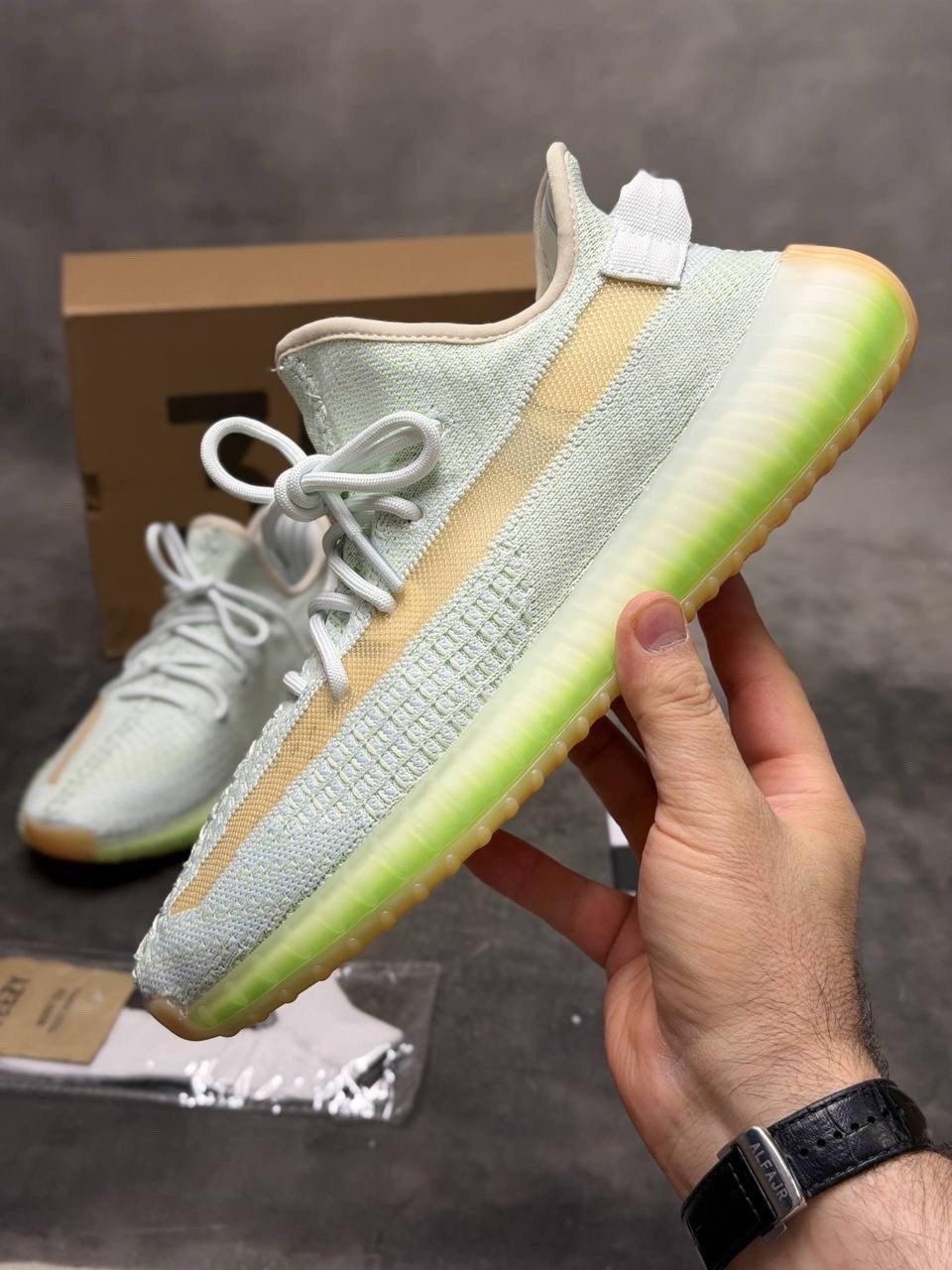 adidas yeezy boost 350 v2 hyperspace,adidas yeezy boost 350 v 2,adidas yeezy boost 350,yeezy boost 350 v 2,adidas yeezy boost 350 v2 tail light
