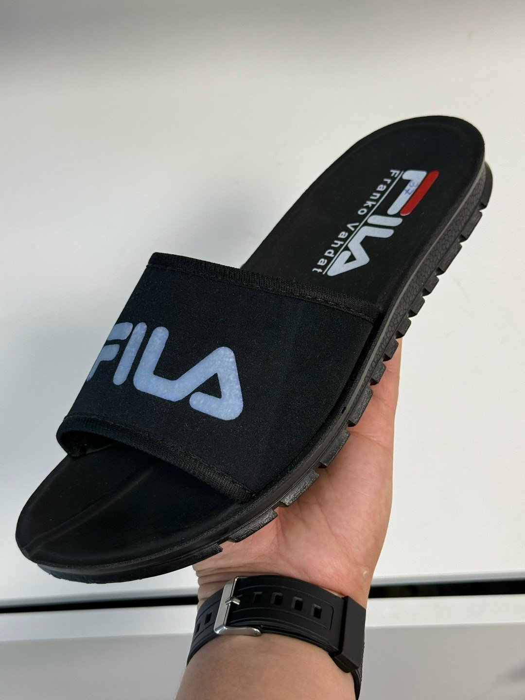 шлепанцы fila,мужские шлепанцы,шлепки fila мужские,черные шлепки fila,мужские шлепки