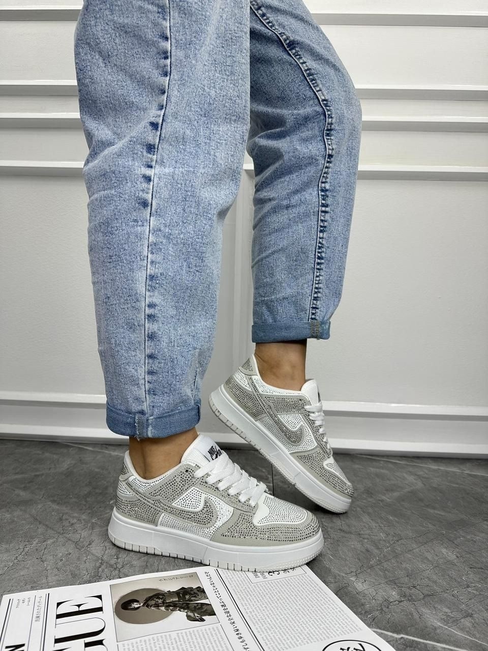 кроссовки,женские кроссовки,swarovski air jordan 1 low hm9208 001,swarovski x nike air jordan 1 low og "stealth",swarovski air jordan 1 low og crystal stealth hm9208-001
