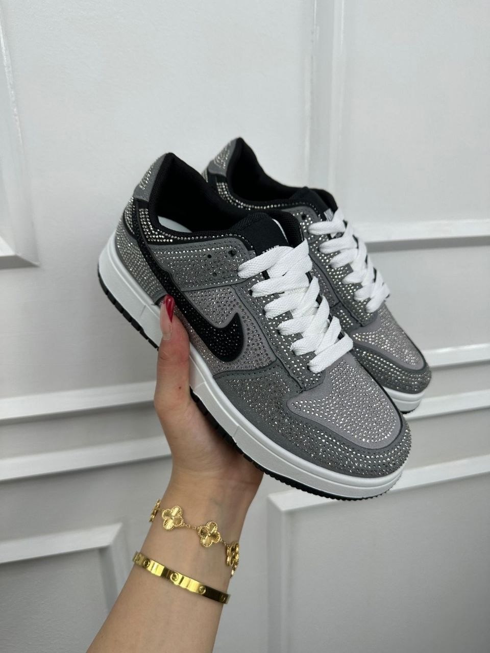 кроссовки,женские кроссовки,swarovski air jordan 1 low hm9208 001,swarovski x nike air jordan 1 low og "stealth",swarovski air jordan 1 low og crystal stealth hm9208-001