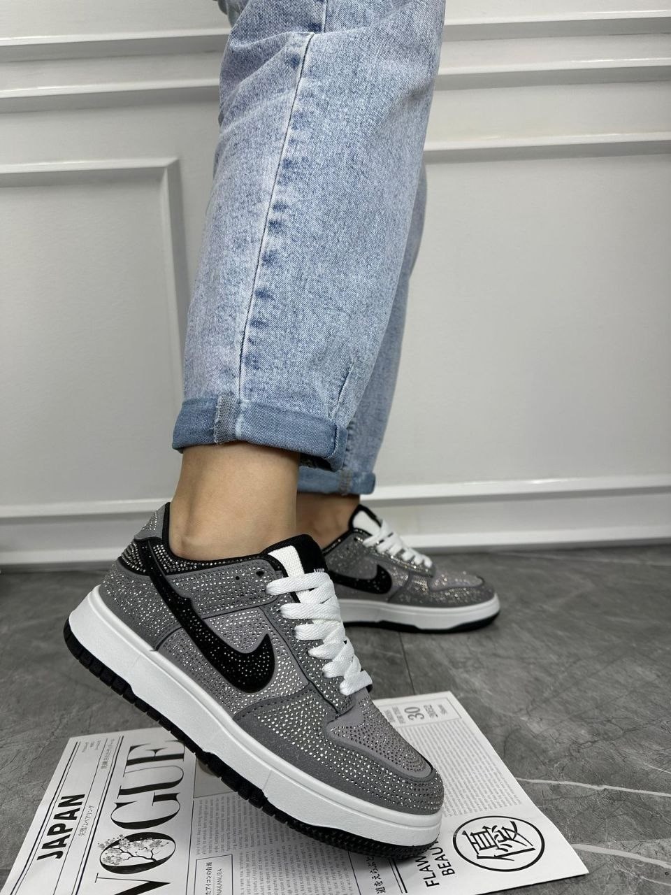 кроссовки,женские кроссовки,swarovski air jordan 1 low hm9208 001,swarovski x nike air jordan 1 low og "stealth",swarovski air jordan 1 low og crystal stealth hm9208-001