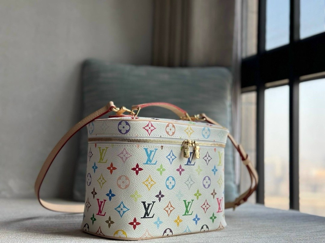 louis vuitton косметичка,louis vuitton косметичка louis vuitton,louis vuitton сумка,сумка женская louis vuitton,louis vuitton сумка на плечо