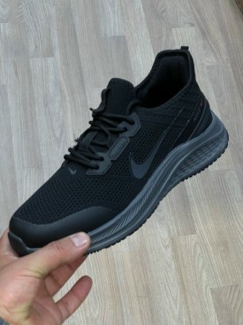 Кроссовки
