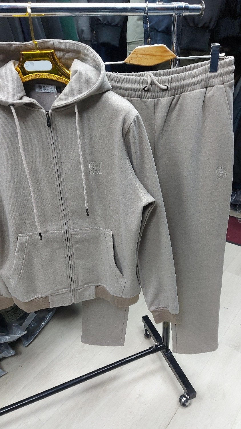 спортивный костюм brunello cucinelli,спортивные костюмы на флисе,спортивные костюмы женские,cпортивный костюм женский на флисе,спортивный костюм