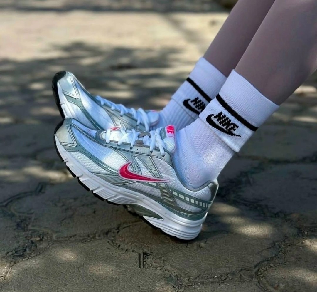 кроссовки nike initiator,кроссовки nike,кроссовки женские nike initiator белые,кроссовки женские nike wmns initiator white/cerry/metallic silver,nike initiator