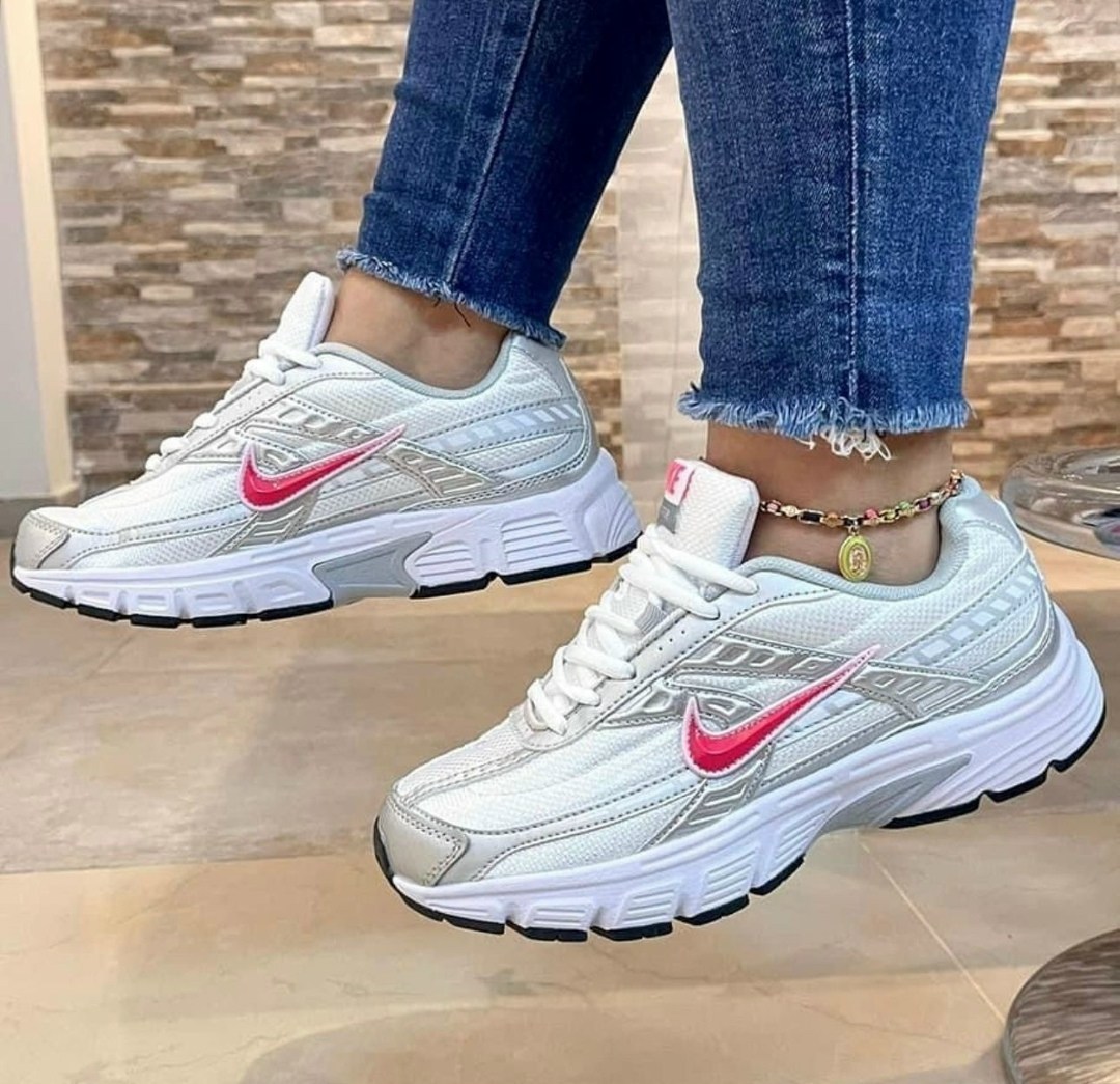 кроссовки nike initiator,кроссовки nike,кроссовки женские nike initiator белые,кроссовки женские nike wmns initiator white/cerry/metallic silver,nike initiator