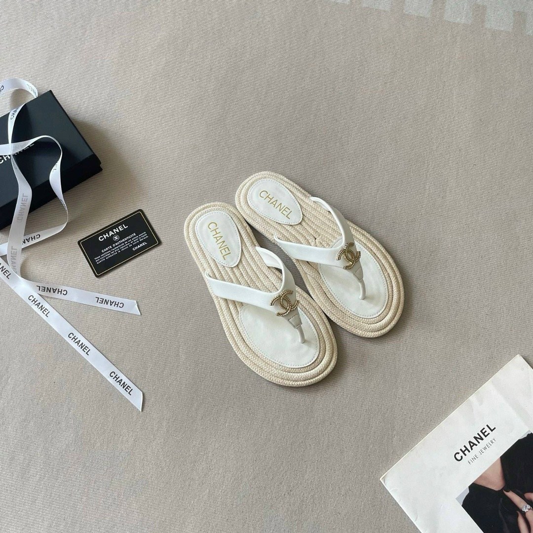 шлепанцы chanel,босоножки chanel,сандалии стильные,сандалии chanel,женские шлепанцы