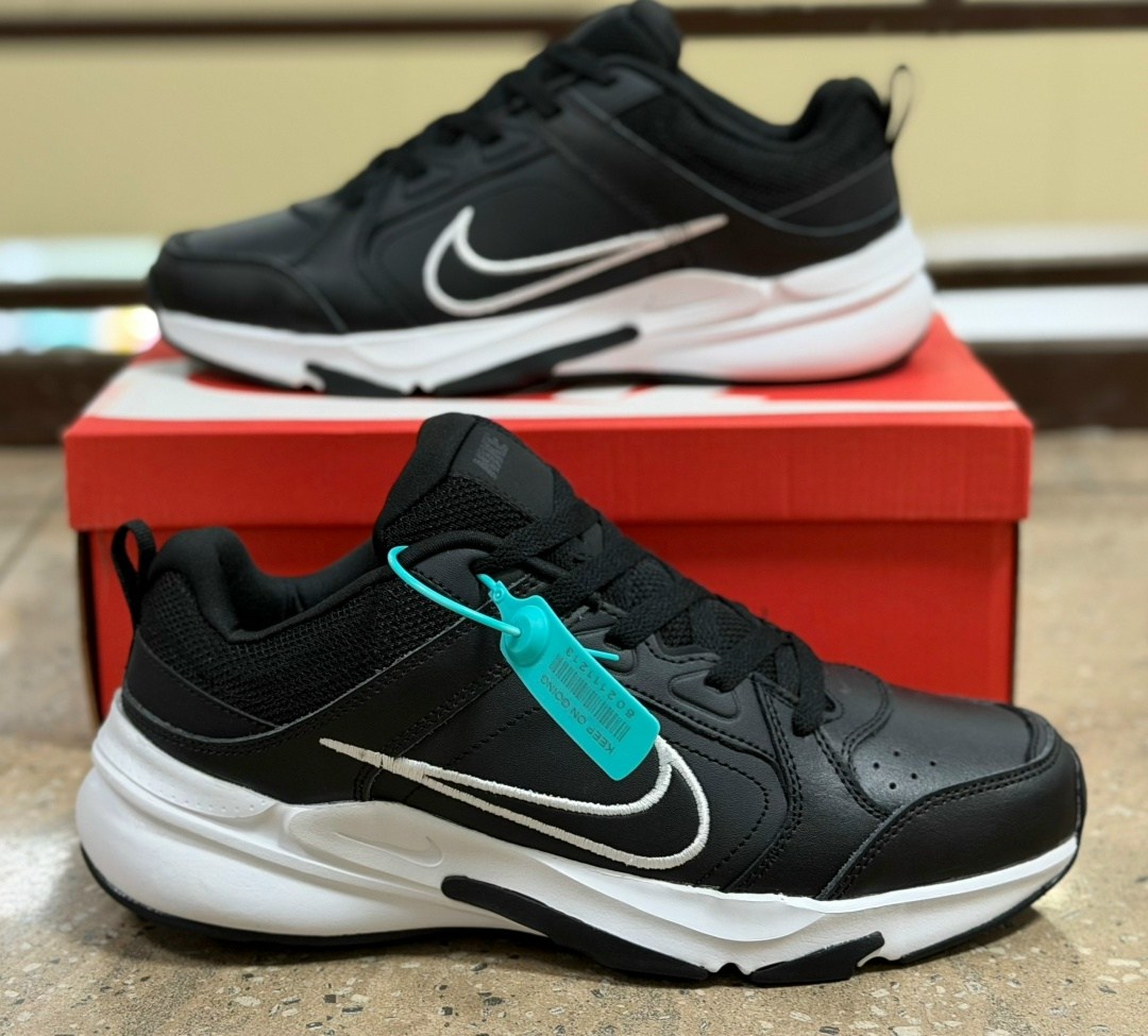 кроссовки nike,кроссовки мужские nike,кроссовки,кроссовки nike air monarch,кроссовки мужские nike air