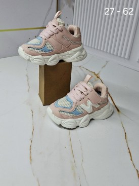 Кроссовки