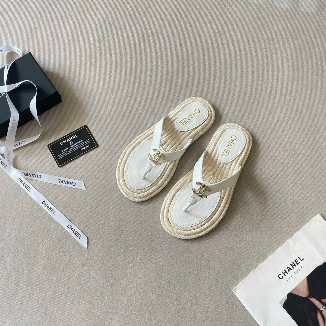 шлепанцы chanel,босоножки chanel,сандалии стильные,сандалии chanel,женские шлепанцы
