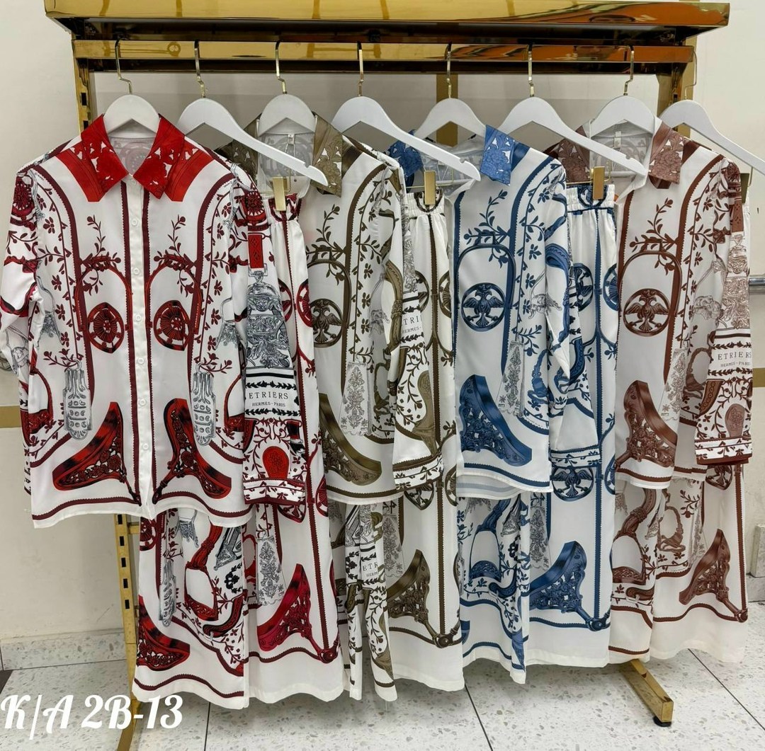 костюм модный,комплект костюм,женский костюм,повседневный костюм