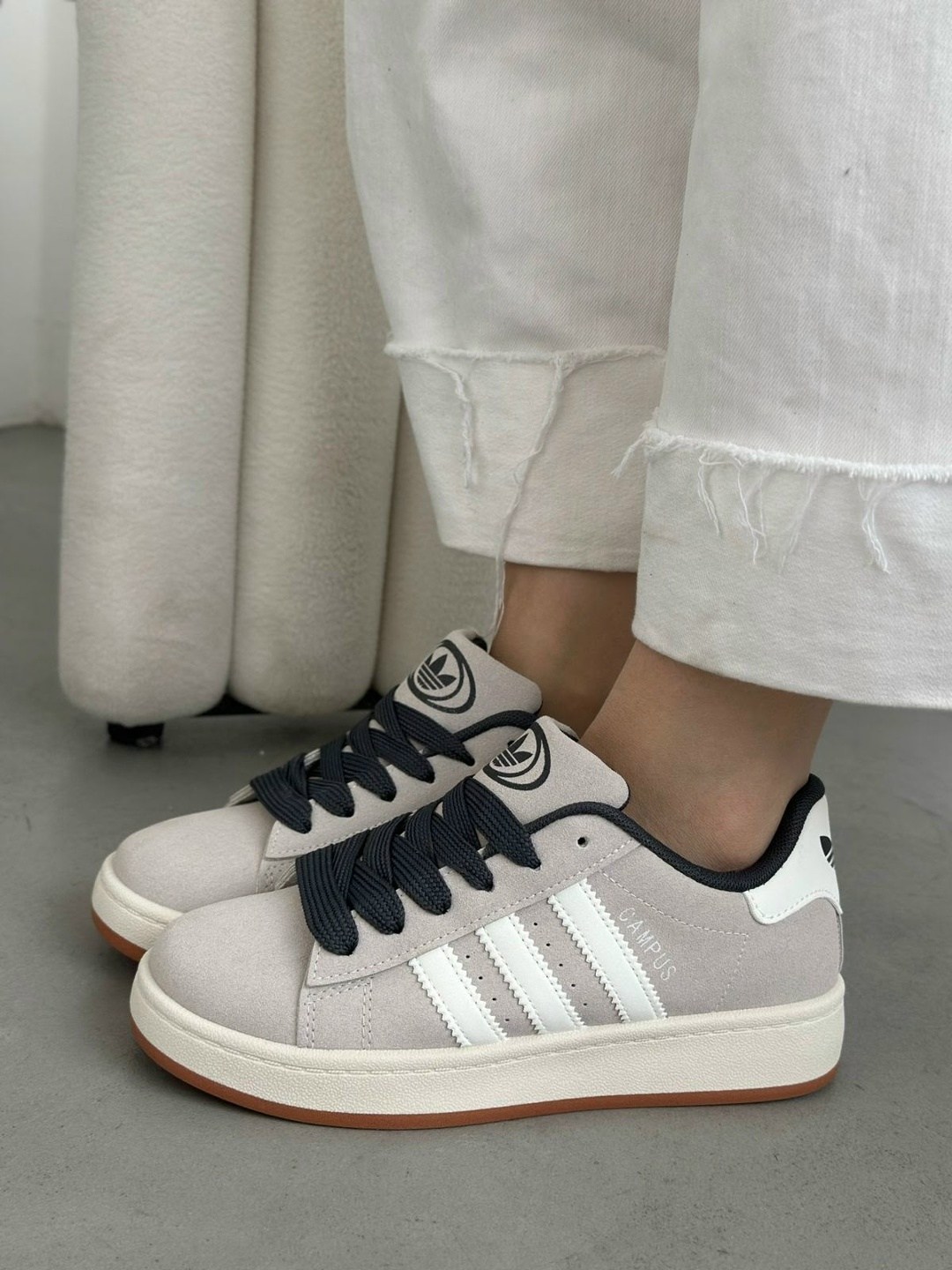 кроссовки adidas,кроссовки adidas campus,кроссовки adidas campus утепленные,кроссовки адидас белые с черными полосками,топовые кроссовки адидас