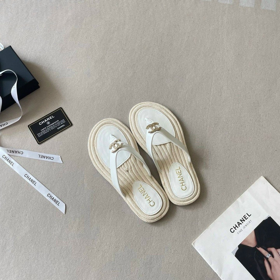 шлепанцы chanel,босоножки chanel,сандалии стильные,сандалии chanel,женские шлепанцы