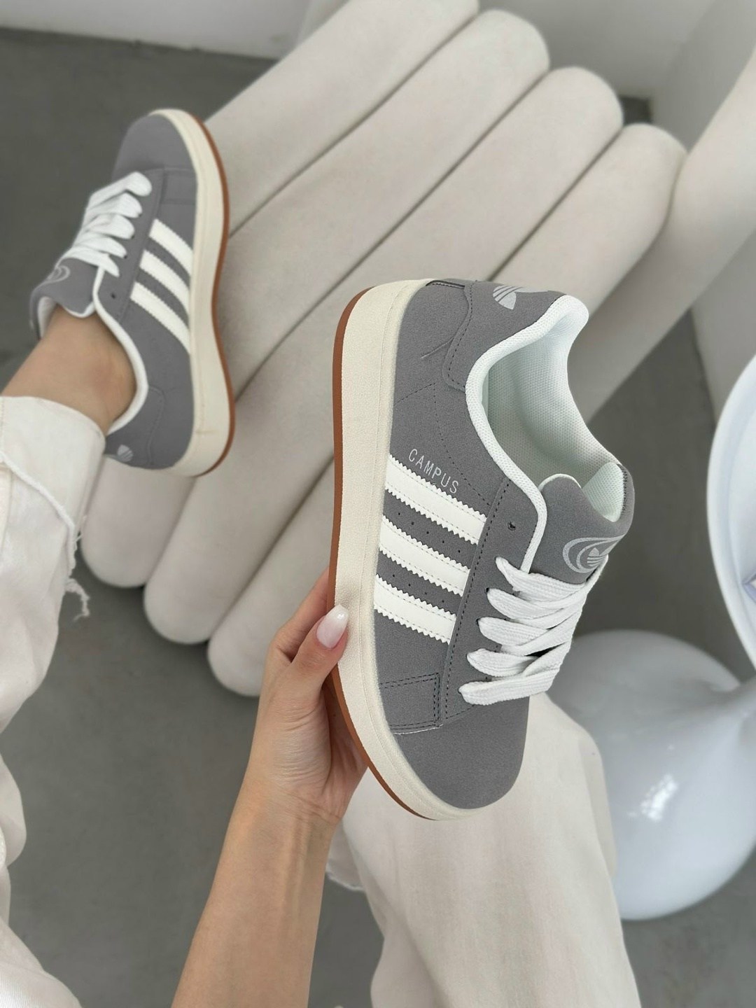 кроссовки adidas,кроссовки adidas campus,кроссовки adidas campus утепленные,кроссовки адидас белые с черными полосками,топовые кроссовки адидас