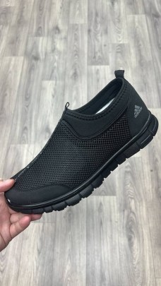 Кроссовки