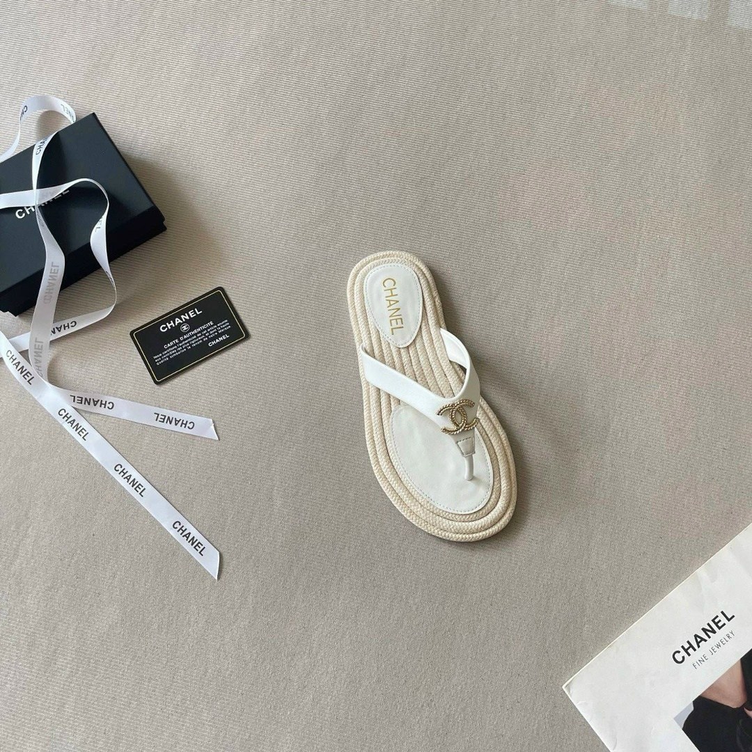 шлепанцы chanel,босоножки chanel,сандалии стильные,сандалии chanel,женские шлепанцы