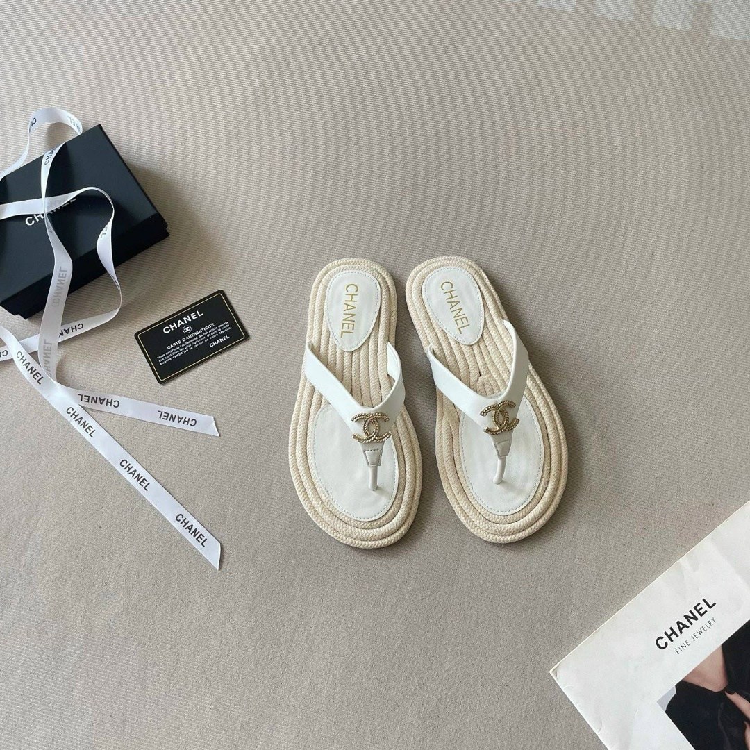 шлепанцы chanel,босоножки chanel,сандалии стильные,сандалии chanel,женские шлепанцы
