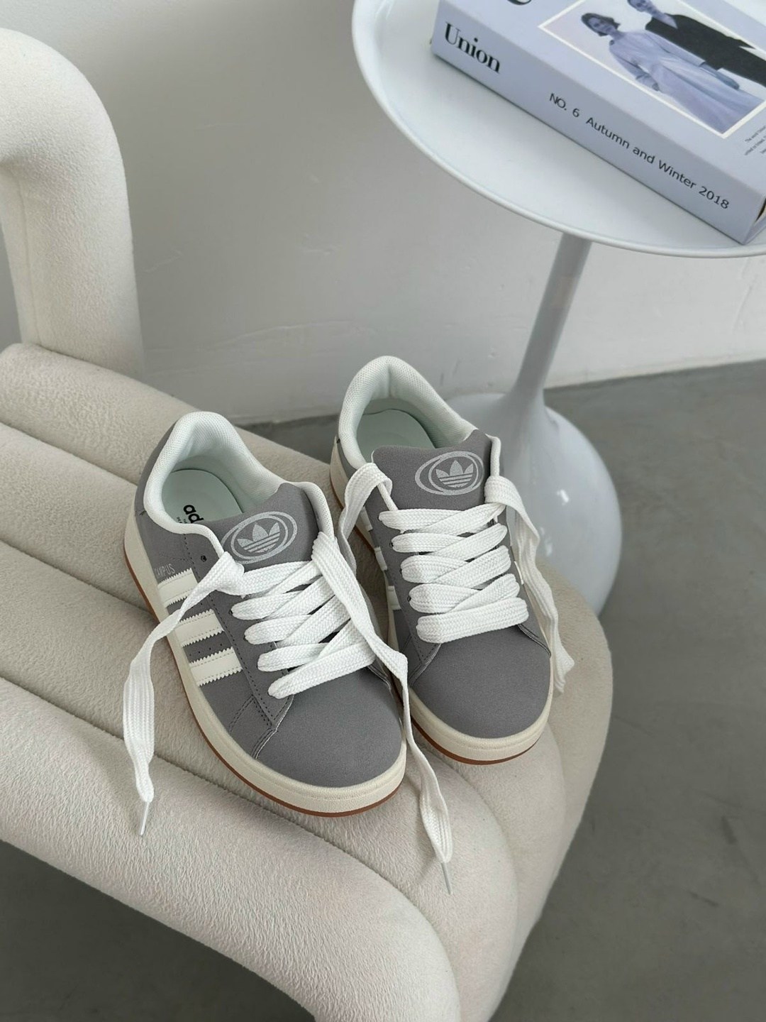 кроссовки adidas,кроссовки adidas campus,кроссовки adidas campus утепленные,кроссовки адидас белые с черными полосками,топовые кроссовки адидас