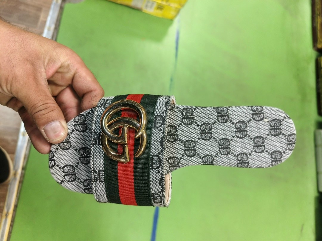 шлепанцы женские,,шлепки женские,модные тапочки,шлепанцы gucci женские