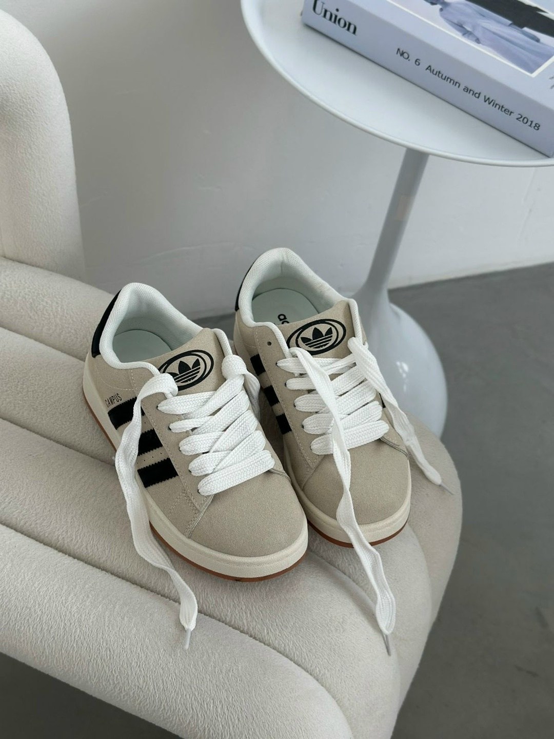 кроссовки adidas,кроссовки adidas campus,кроссовки adidas campus утепленные,кроссовки адидас белые с черными полосками,топовые кроссовки адидас