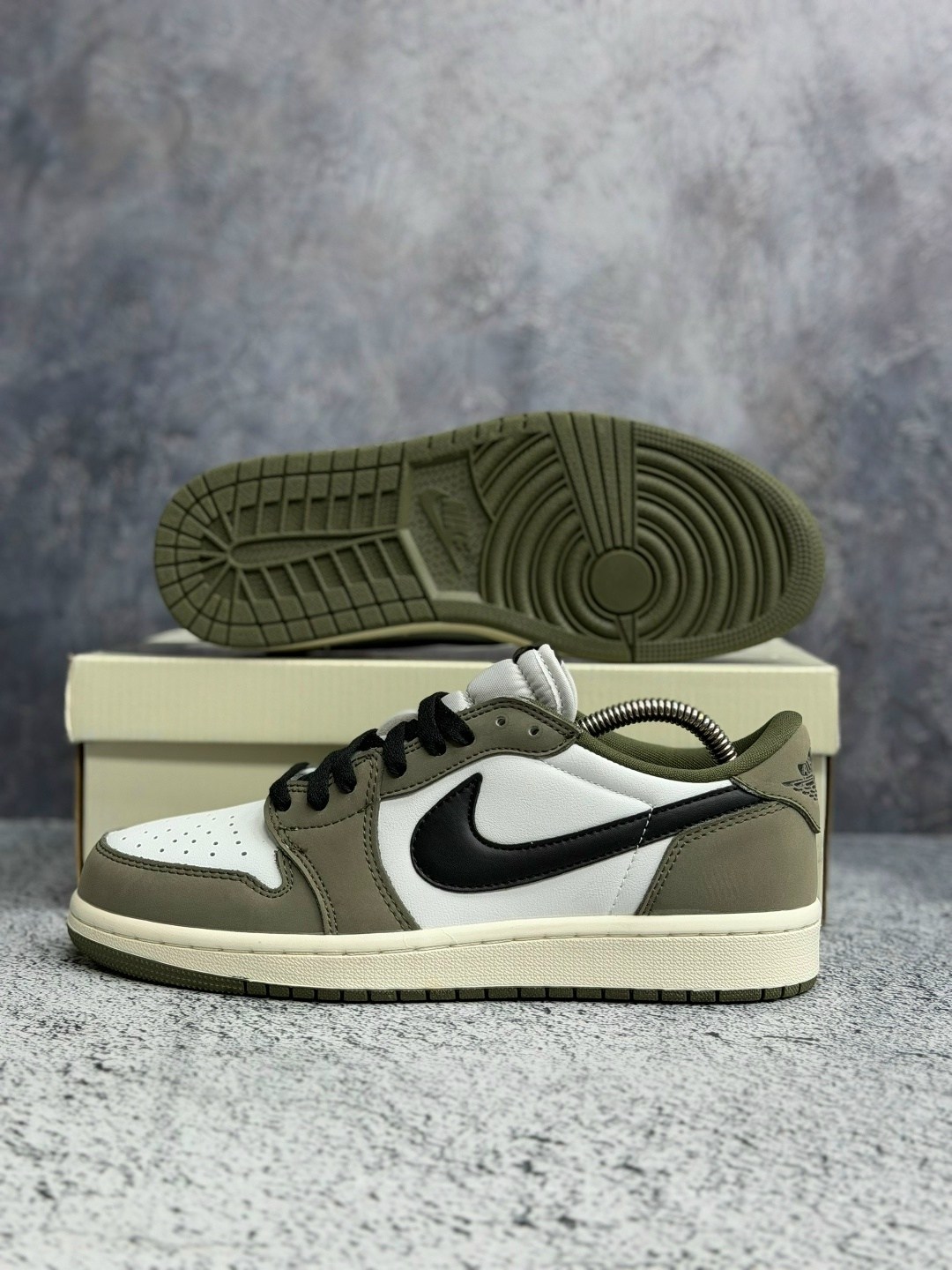 кроссовки nike air jordan 1 golf travis scott neutral olive,кроссовки nike air jordan 1 low travis scott golf,кроссовки nike travis scott x air jordan 1 low,кроссовки nike air jordan 1 low,кроссовки