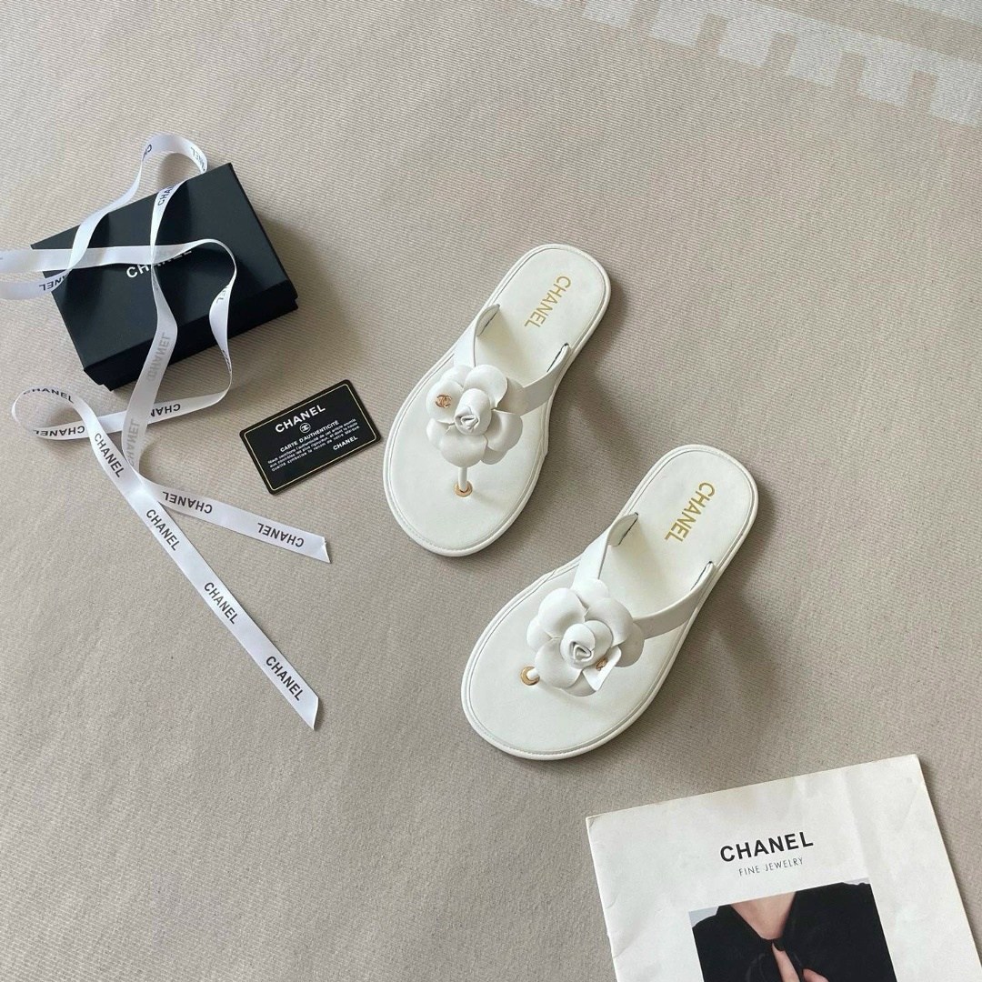 шлепанцы chanel,,шлепанцы женские,босоножки chanel,тапочки модные