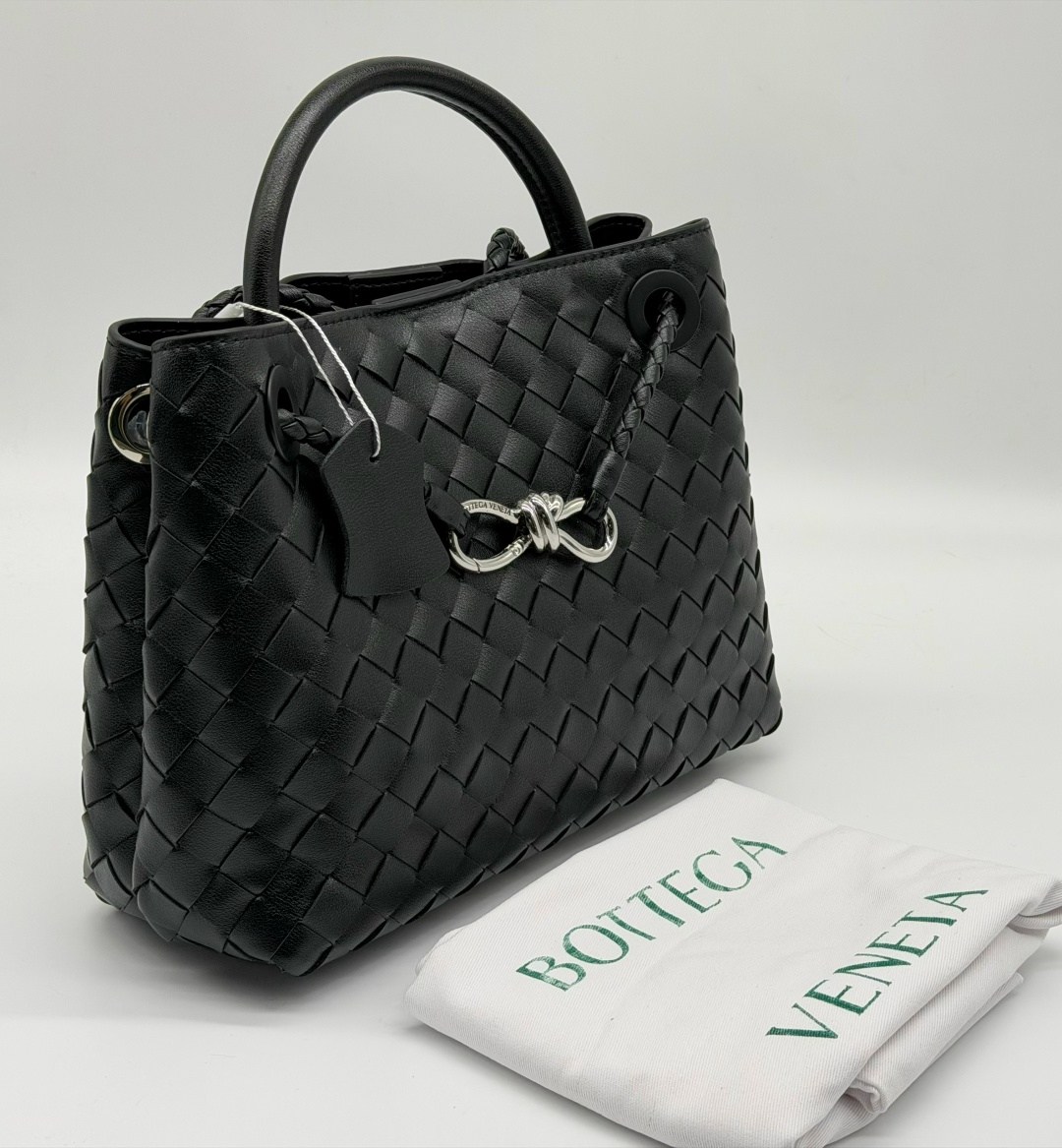 женская сумка bottega veneta,сумка bottega veneta,оливковая кожаная сумка bottega veneta andiamo large,сумка bottega,женская плетеная из кожи сумка bottega veneta
