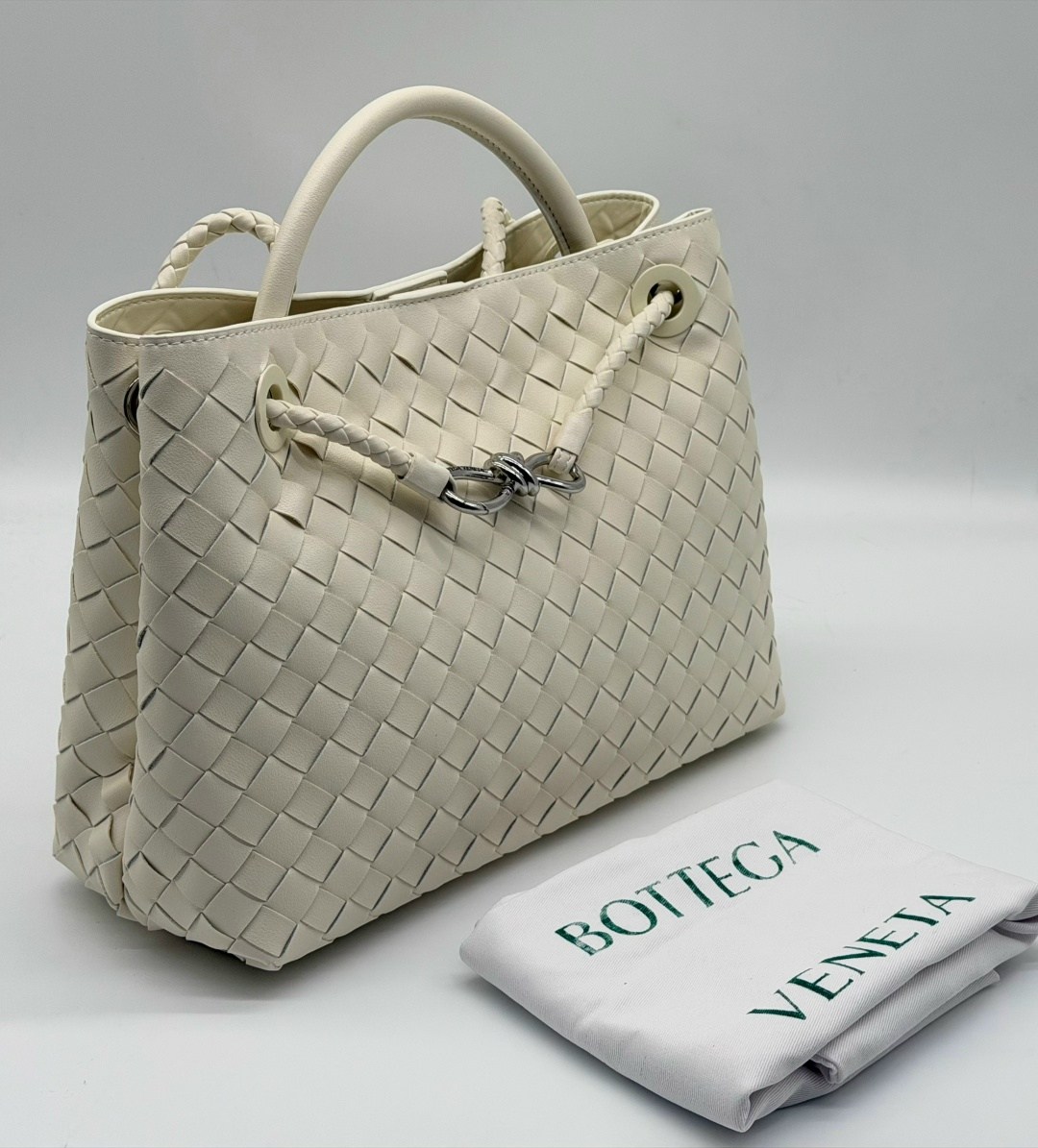 женская сумка bottega veneta,сумка bottega veneta,боттега венета сумка,сумка bottega,сумка боттега венета бежевая