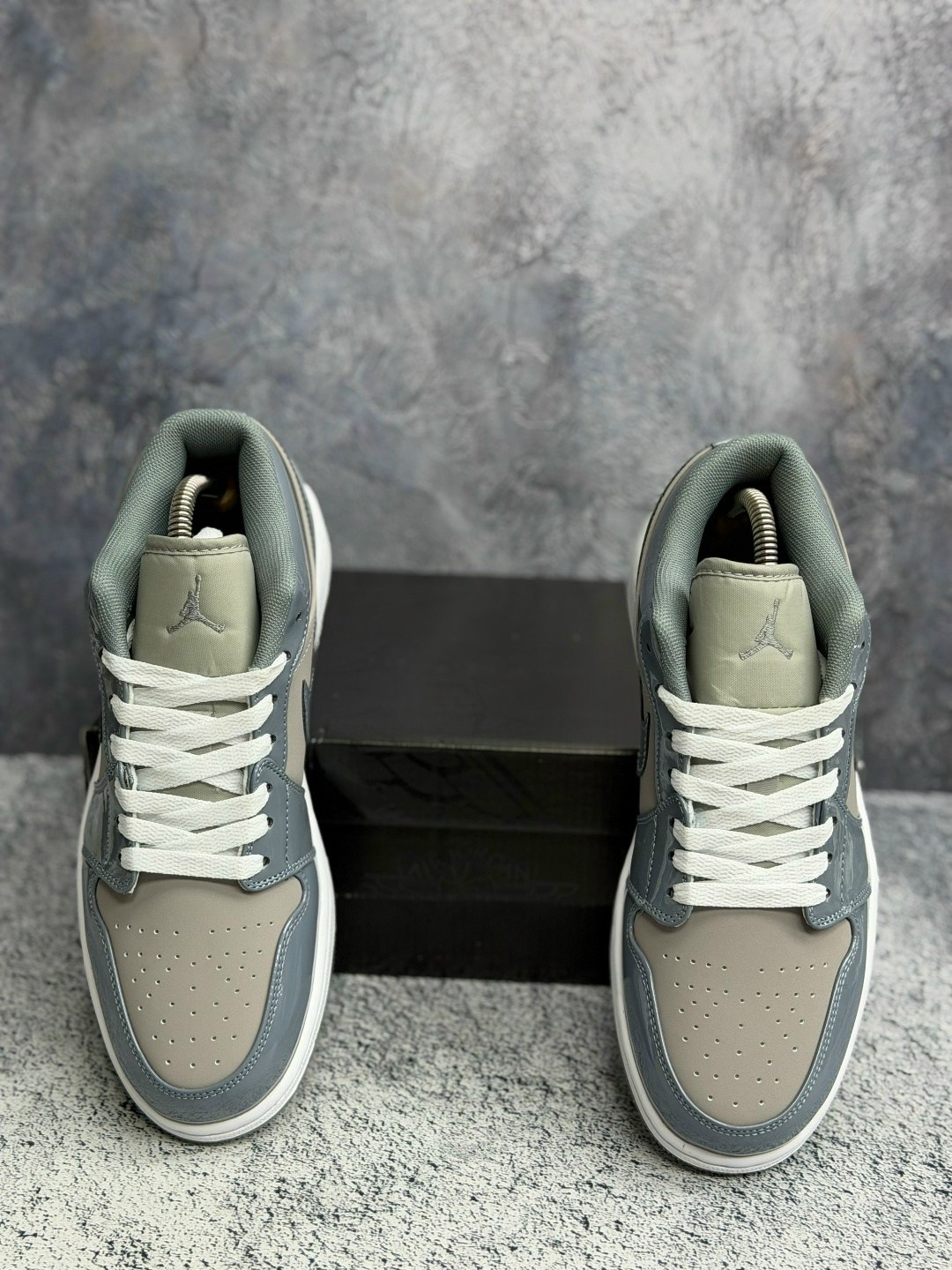 кроссовки nike air jordan 1 low,кроссовки nike air jordan 1 low wolf grey,кроссовки nike air jordan 1,кроссовки air jordan 1 low,кроссовки nike air jordan 1 low vintage grey