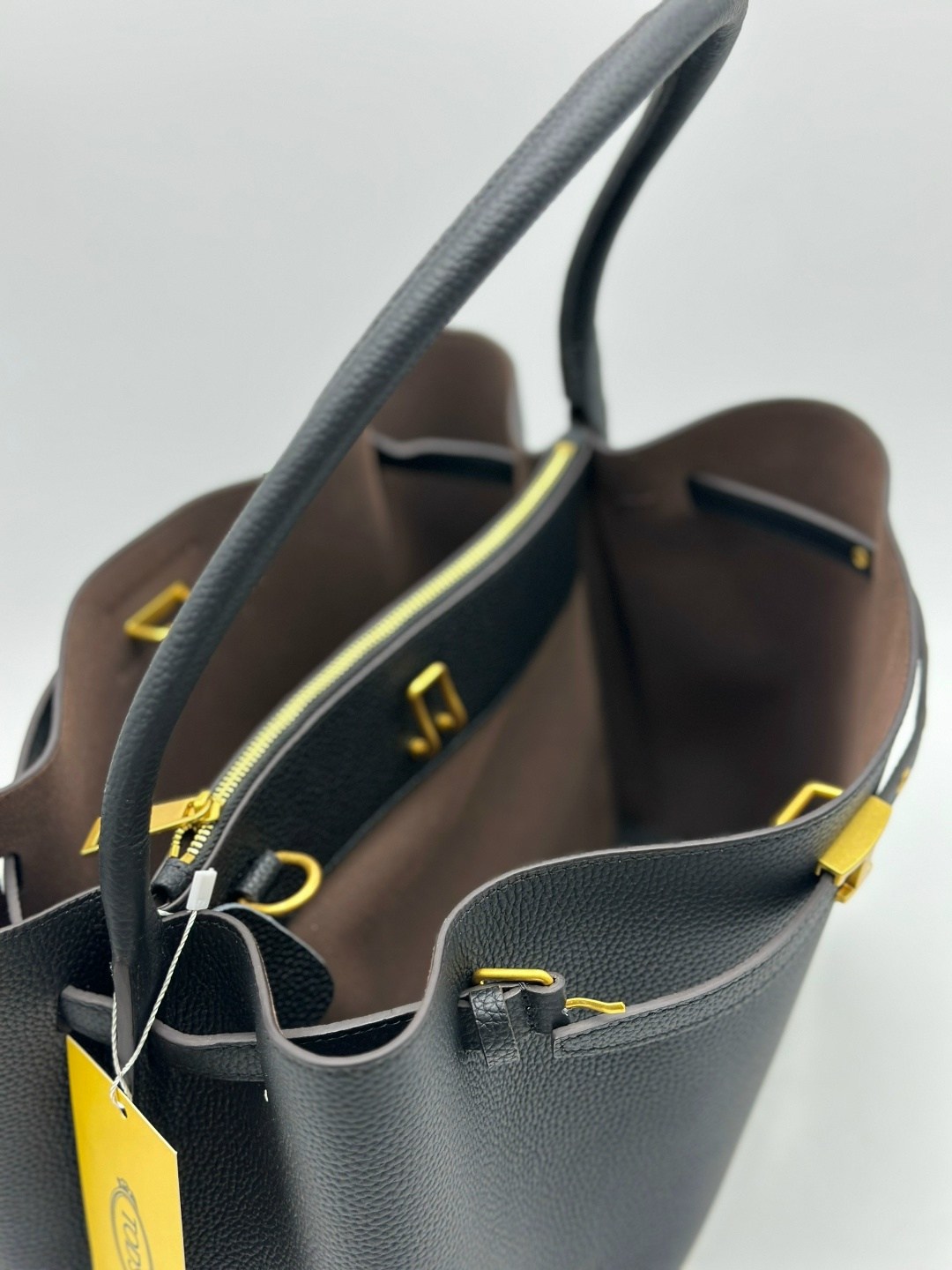 сумка,женская сумка valentino escape черная,черная сумка,женская сумка,сумки женская кожаная