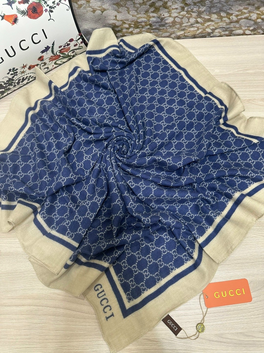 брендовый платок,платок gucci,платки шелковые,платки женские,платки шарф