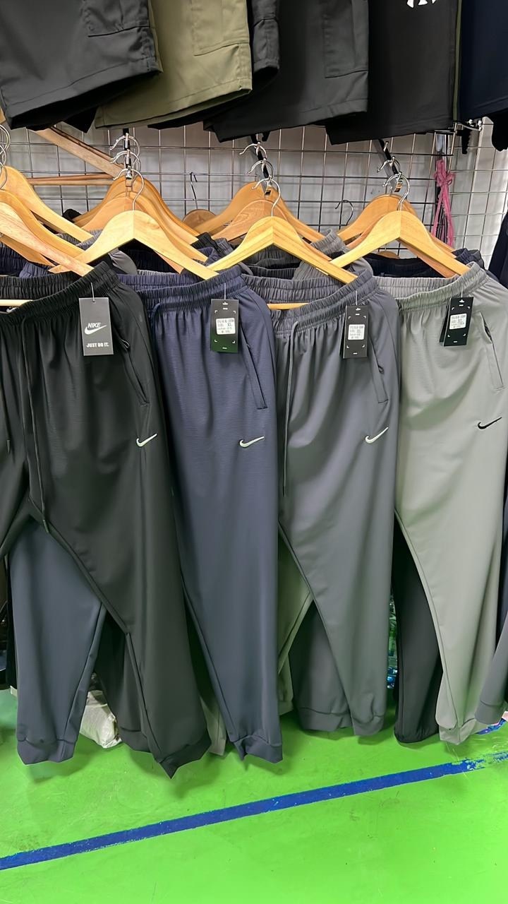пума спортивные штаны черные мужские,брюки спортивные puma ess woven pants op m,брюки спортивные puma,брюки спортивные для,брюки puma мужские woven pants