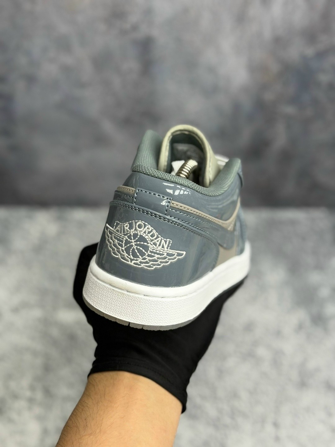 кроссовки nike air jordan 1 low,кроссовки nike air jordan 1 low wolf grey,кроссовки nike air jordan 1,кроссовки air jordan 1 low,кроссовки nike air jordan 1 low vintage grey