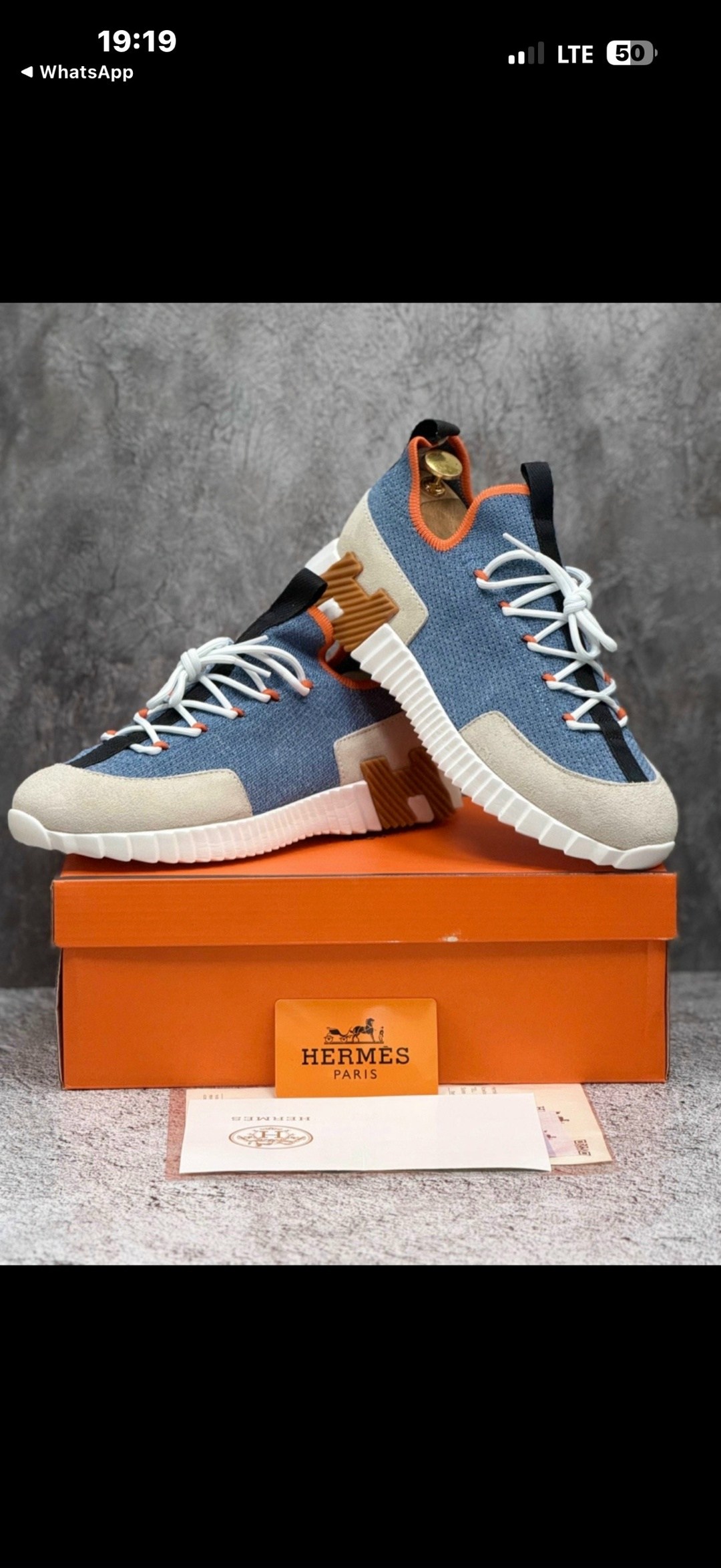 кроссовки hermes,кроссовки мужские hermes,кроссовки hermes прогулочные мужские,кеды hermes мужские,мужские комбинированные кроссовки hermes 2026 синие с красной буквой на подошве