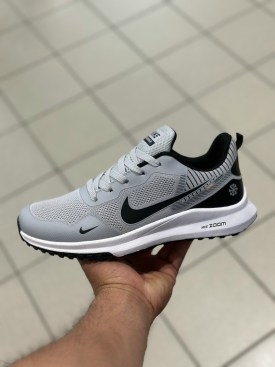 Кроссовки