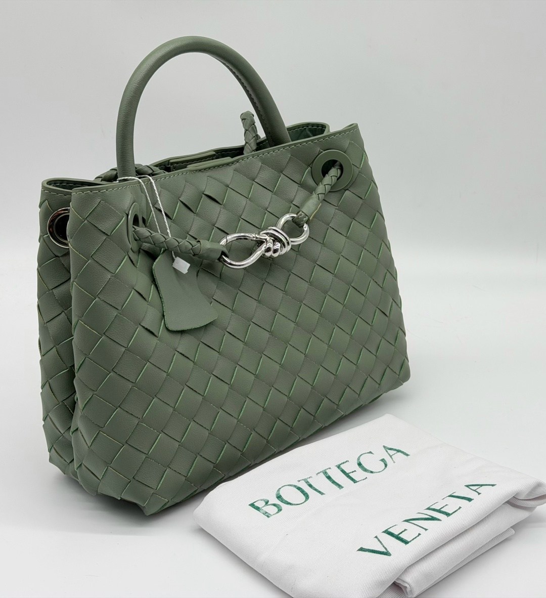 женская сумка bottega veneta,сумка bottega veneta,оливковая кожаная сумка bottega veneta andiamo large,сумка bottega,женская плетеная из кожи сумка bottega veneta