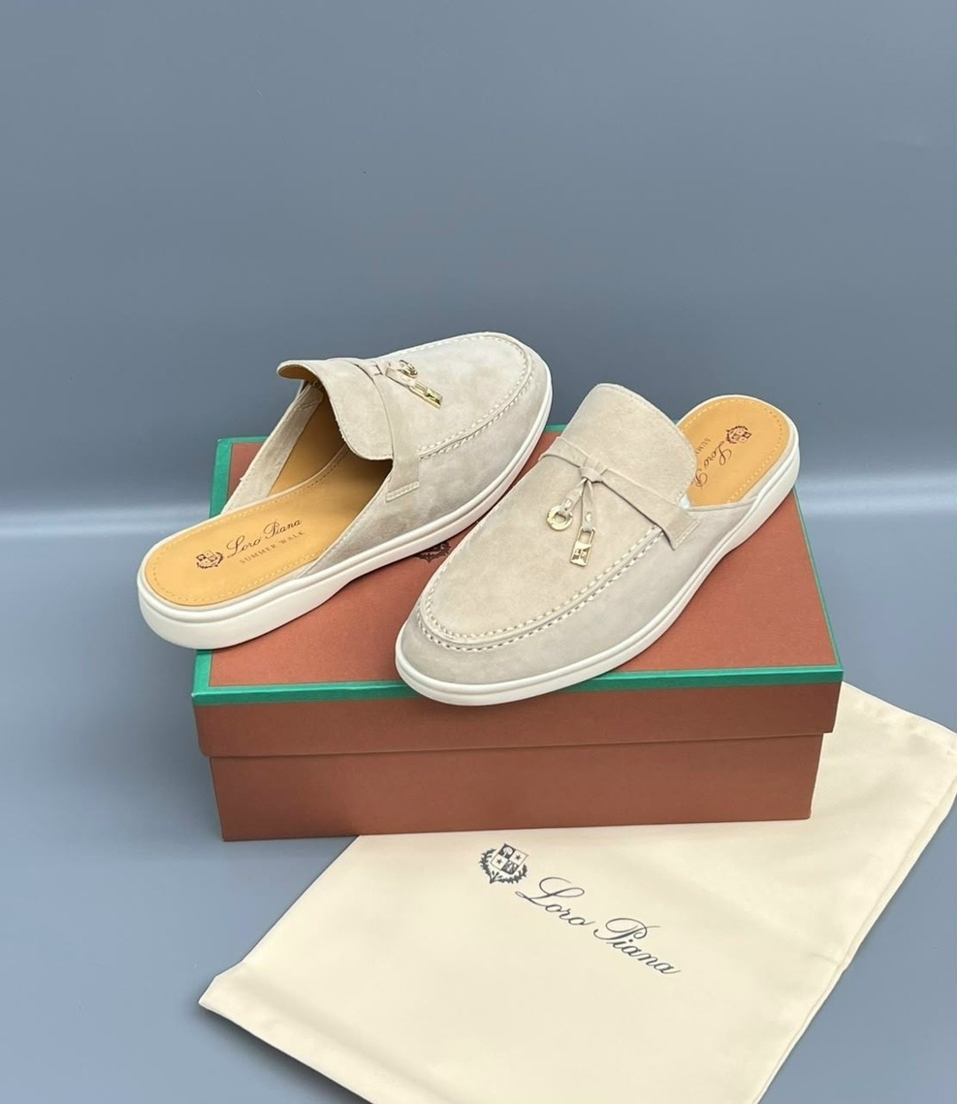 ,лоферы женские loro piana,женские замшевые мюли loro piana бежевые,лоферы loro piana,лоферы из натуральной замши loro piana