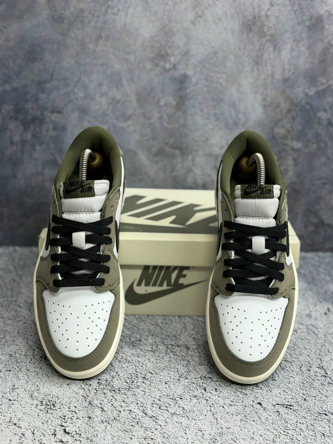 кроссовки nike air jordan 1 golf travis scott neutral olive,кроссовки nike air jordan 1 low travis scott golf,кроссовки nike travis scott x air jordan 1 low,кроссовки nike air jordan 1 low,кроссовки