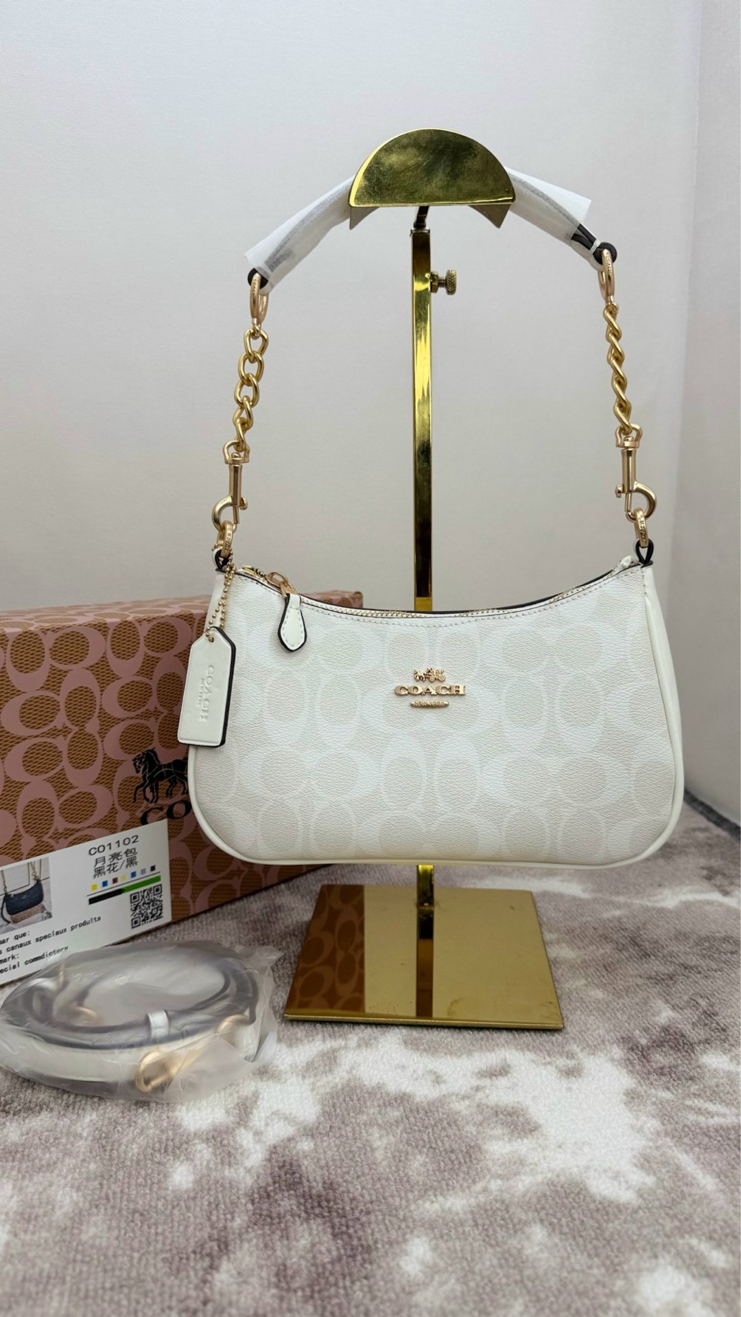 сумка coach,сумка coach женская,сумочка coach teri белая,сумка через плечо coach,сумка coach белая
