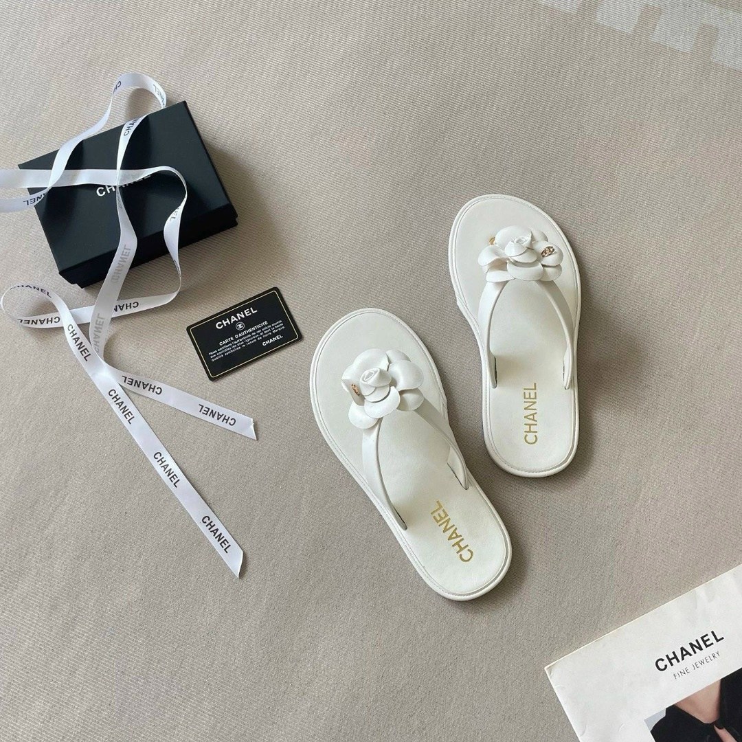 шлепанцы chanel,,шлепанцы женские,босоножки chanel,тапочки модные