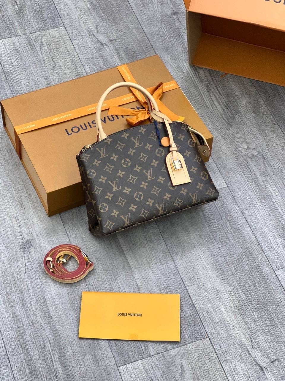 женская сумка louis vuitton,louis vuitton сумка,сумка от луи виттон,louis vuitton сумка на плечо,сумка louis vuitton из натуральной кожи