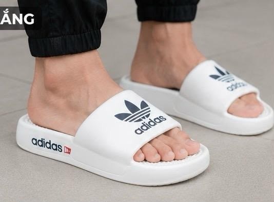 шлепанцы adidas,тапочки adidas,шлепки adidas adilette белые,сланцы adidas,сланцы adidas originals
